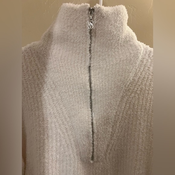 Limited edition, cashmere Victoria’s Secret sweater in white - Picture 4 of 10